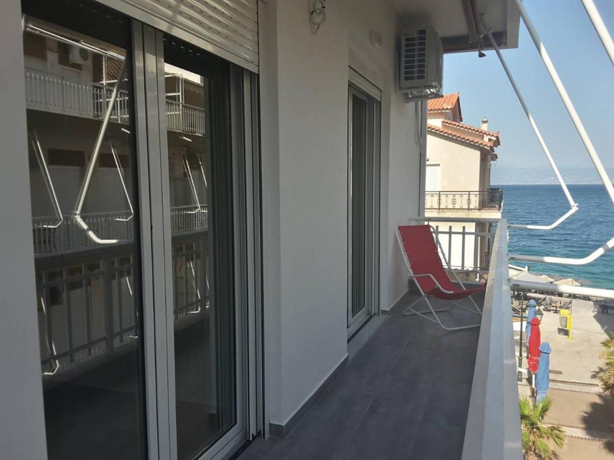 Seaview Apartment In Theheart Of Loutraki Exterior photo